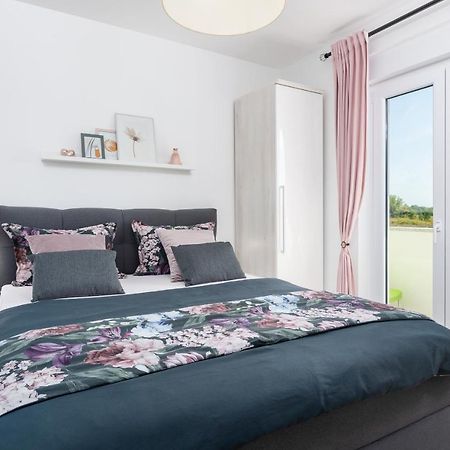 Apartments Amore Фажана Экстерьер фото