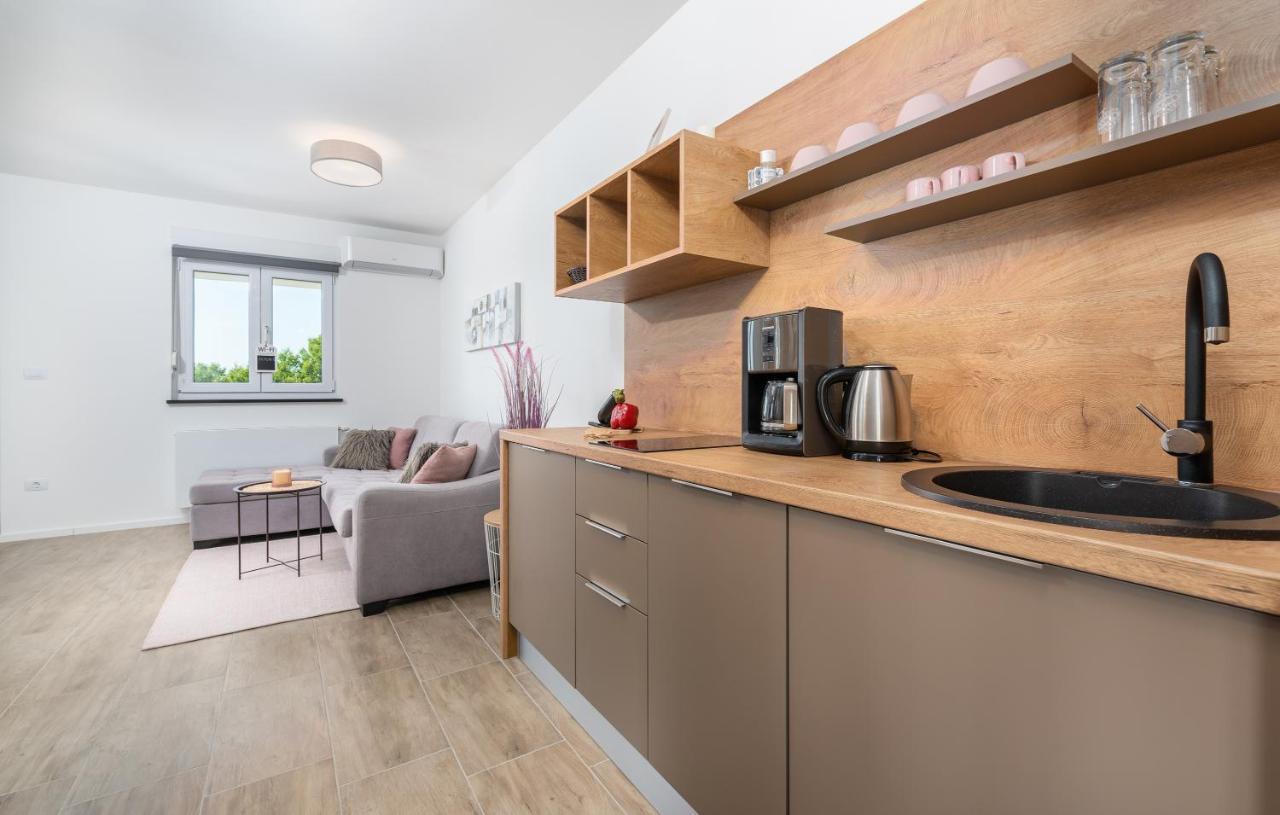 Apartments Amore Фажана Экстерьер фото